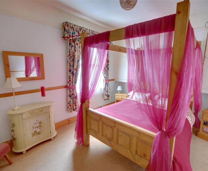 Bedroom 2 - View 1