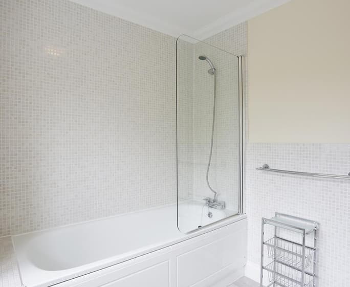 Bathroom 1 - View 2