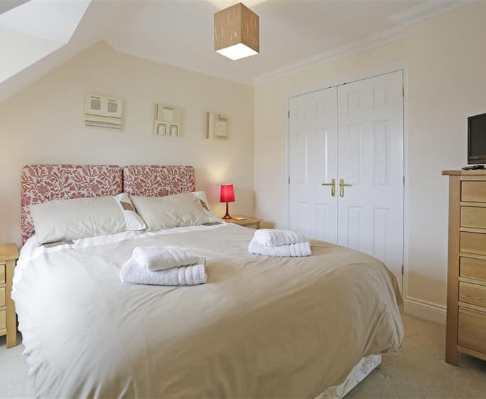 Bedroom 2 - View 2