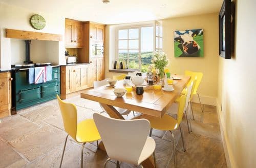 Ground floor: Bespoke kitchen with Aga and kitchen table