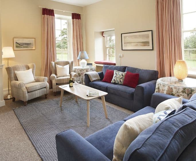 Ground floor: Sitting room with Smart TV