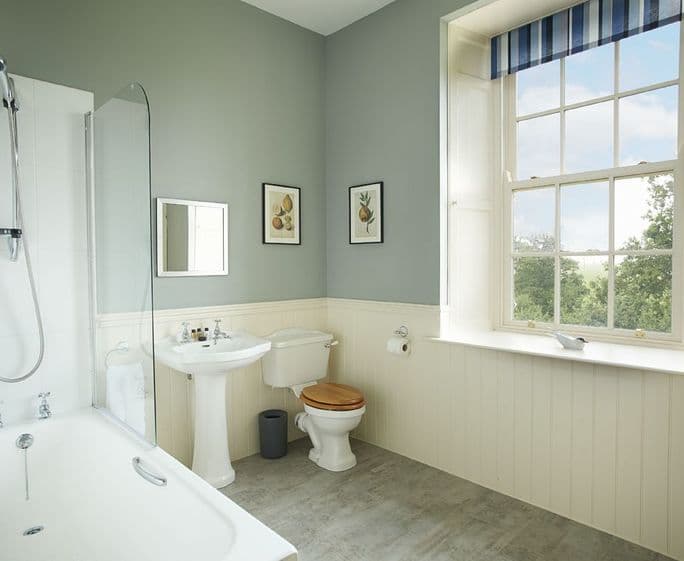 First floor: Family bathroom