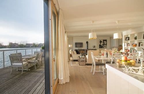 Byfold doors open out onto the terrace