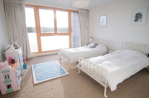 Twin bedroom