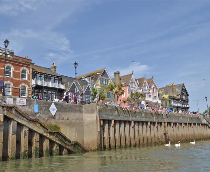 Crabbing in Dartmouth