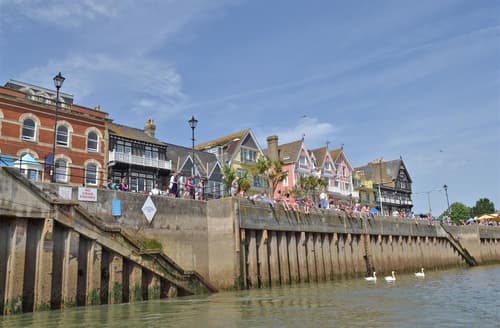 Crabbing in Dartmouth