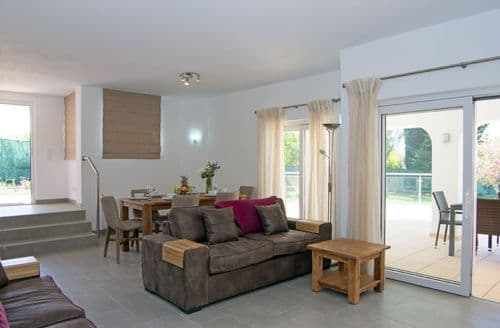 Ground floor: Open plan living/dining area