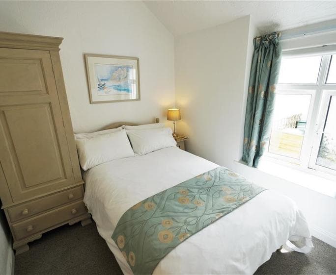 Minafon single bedroom