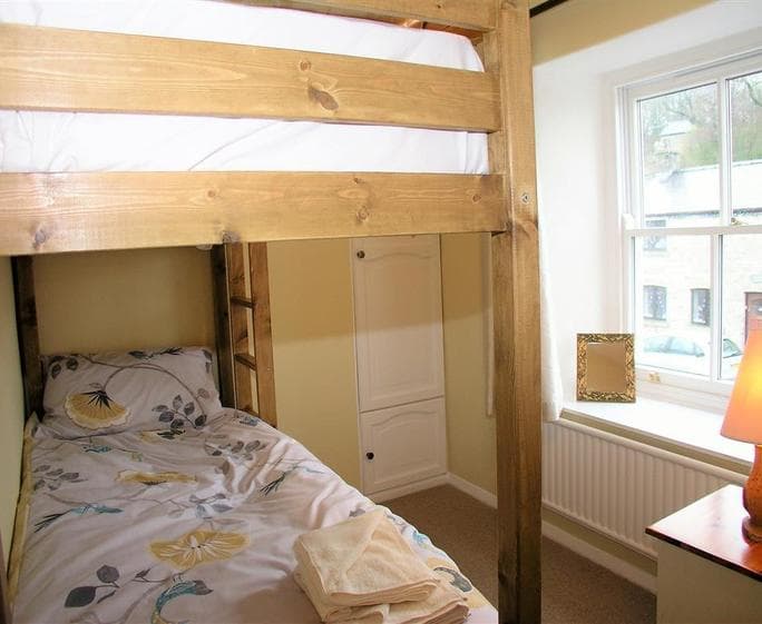 JARET HOUSE BUNK BED 