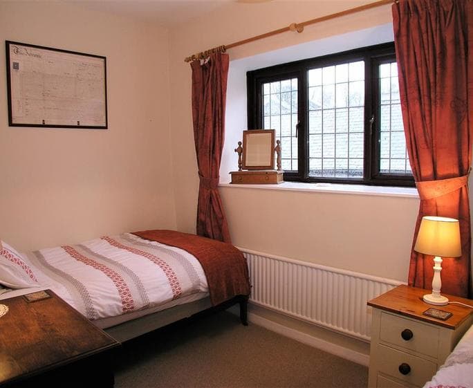 JARET HOUSE TWIN BED 