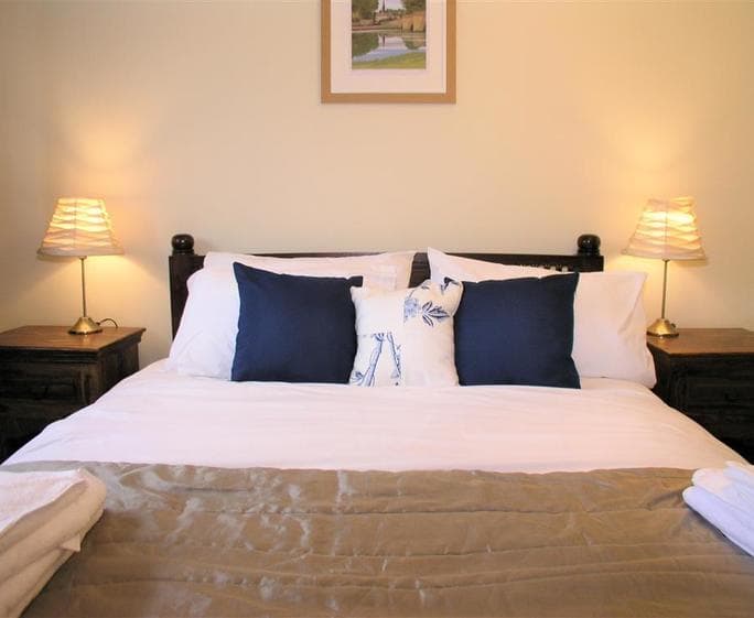 JARET HOUSE DOUBLE BED BACK 3 