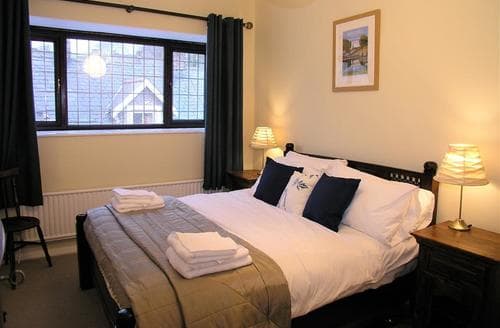 JARET HOUSE DOUBLE BED BACK 