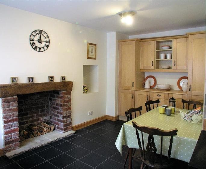JARET HOUSE KITCHEN 5 