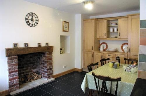JARET HOUSE KITCHEN 5 
