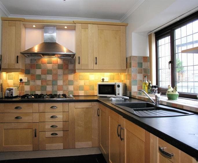 JARET HOUSE KITCHEN 4 