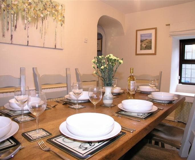JARET HOUSE DINING 1