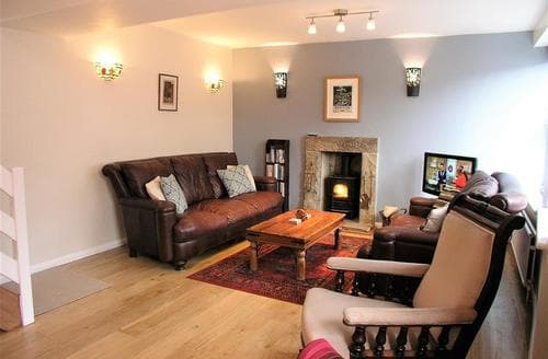 JARET HOUSE LOUNGE 1 