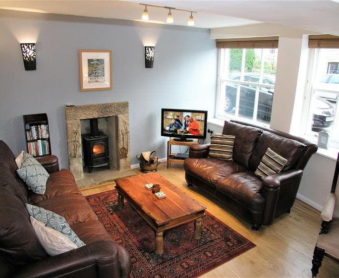 JARET HOUSE LOUNGE 2 