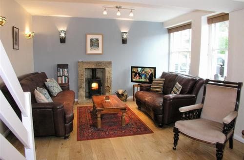 JARET HOUSE LOUNGE