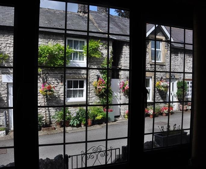 JARET HOUSE WINDOW 