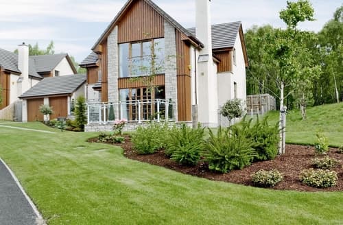 Holiday Lodges With Hot Tubs In Aviemore To Rent Snaptrip