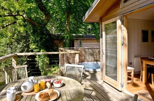Holiday Cottages With Hot Tubs In Exmouth To Rent Last Minute