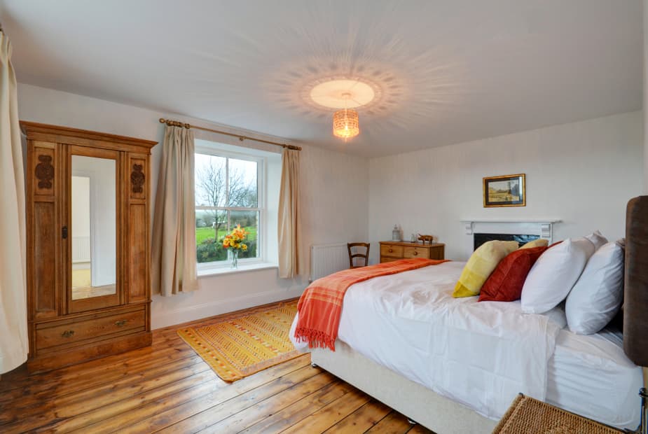Bedroom 2 - View 2