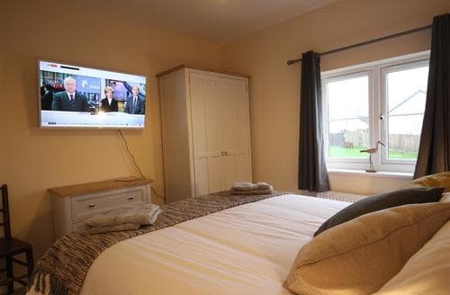 Master bedroom continued