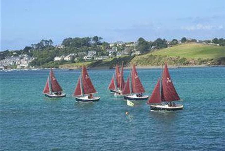 Sailing on estuary