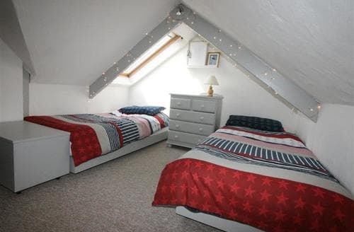 Twin bedroom