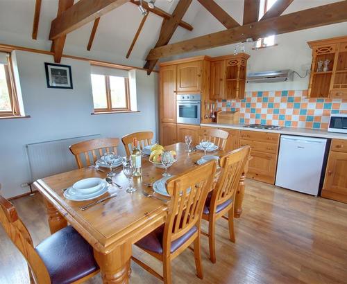Kitchen/Dining Area