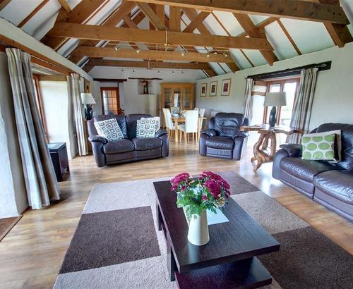 Open Plan Living Area - View 2