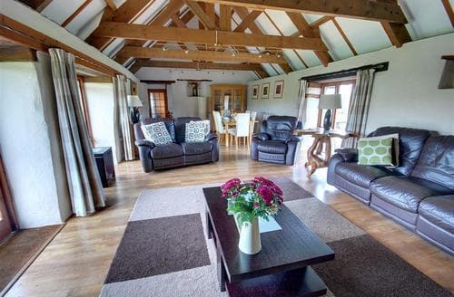 Open Plan Living Area - View 2