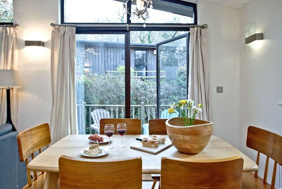 Representation of kitchen and dining area