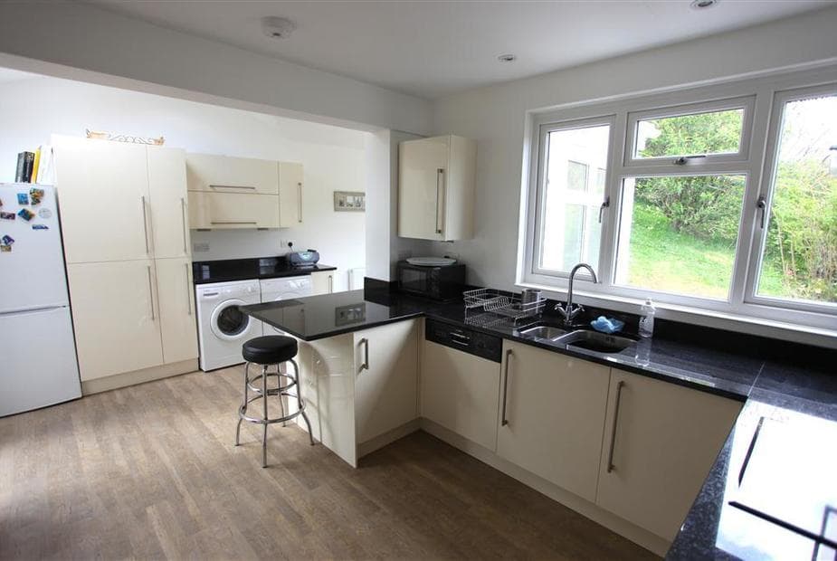 24 KITCHEN2