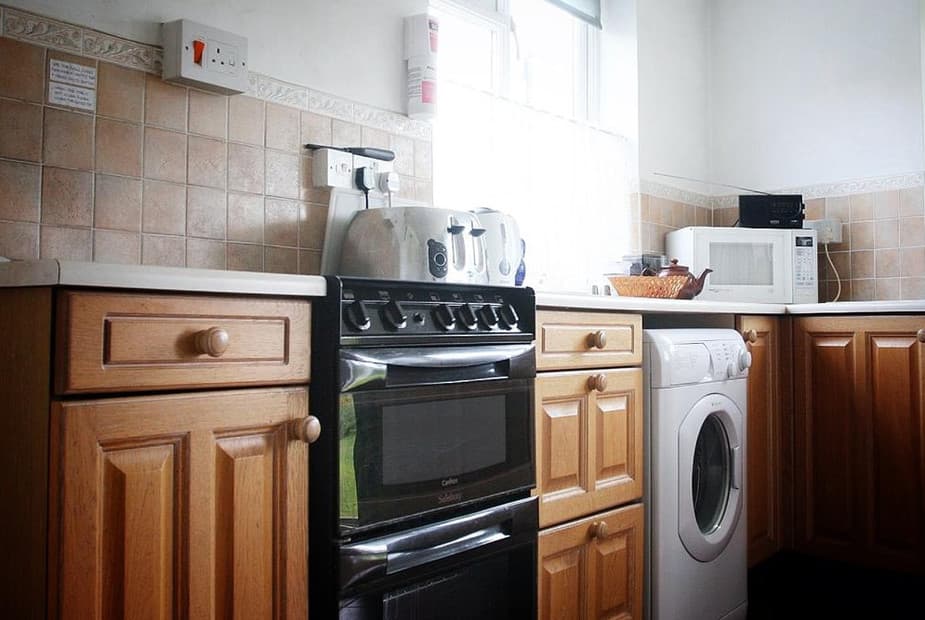 Holly Tree Cottage-kitchen 
