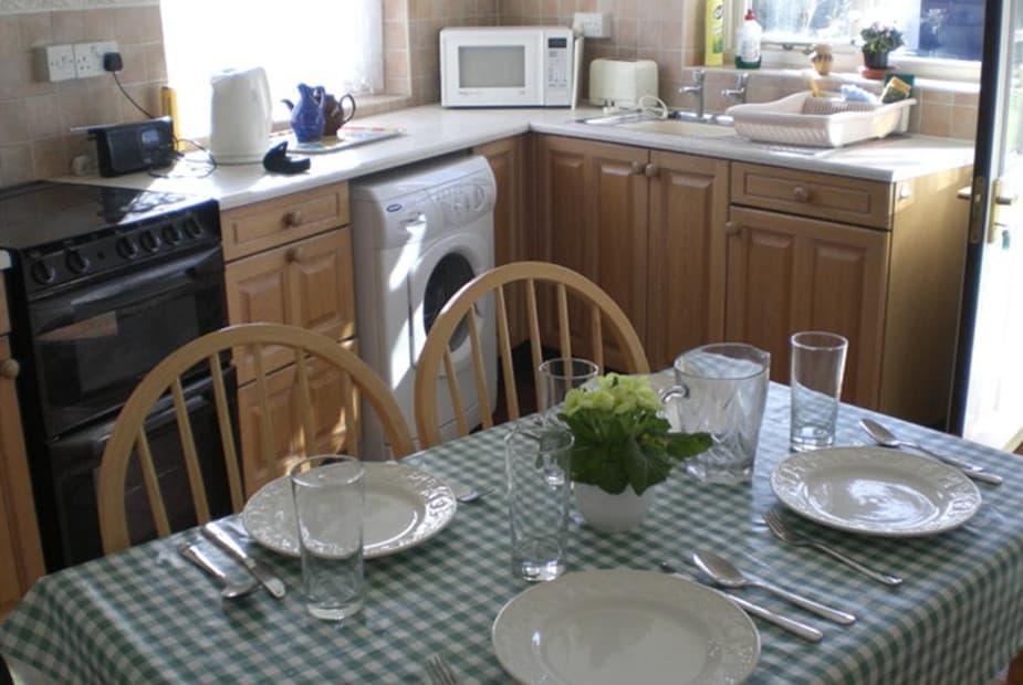 Holly Tree Cottage-dining table 