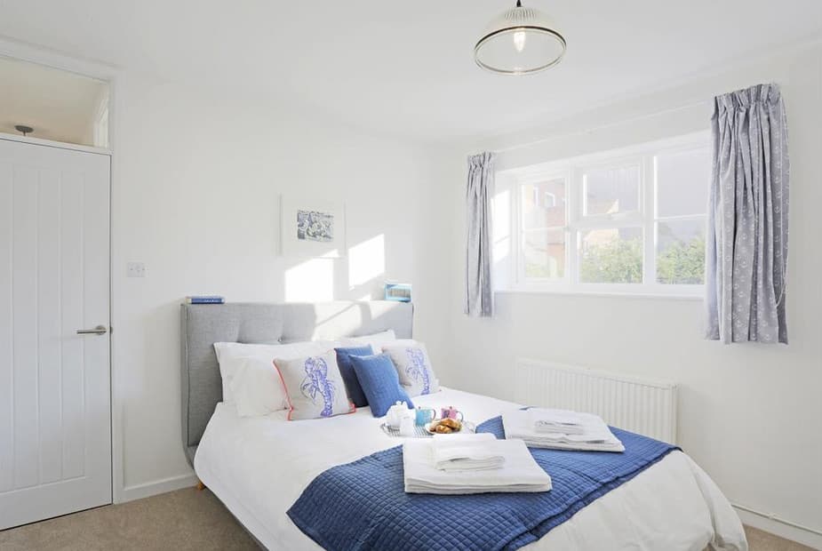 Bedroom 1 - View 1