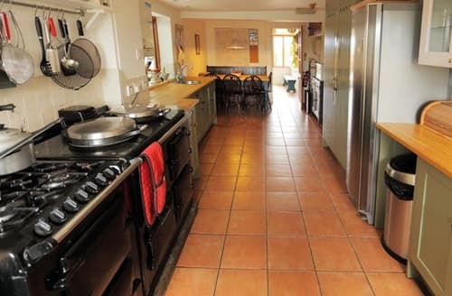 Last Minute Cottages - Castle Cliffe