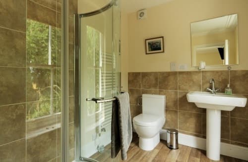 Last Minute Cottages - Castle Cliffe