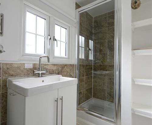 L10025 Shower Room