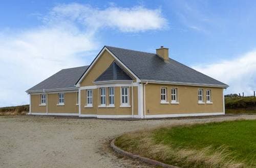Big Cottages With Hot Tubs In Ireland Over 30 000 Large Uk
