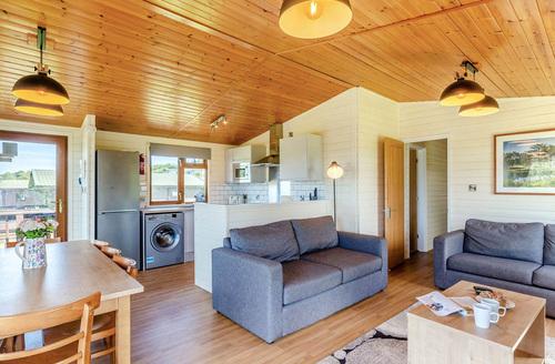 Superior Lodge with parking, ensuite & decking