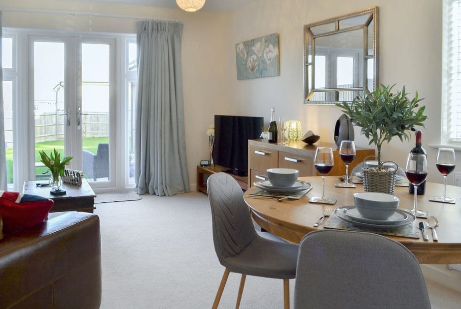 Woodland Rest Delightful living/ dining room | Woodland Rest, Hastings