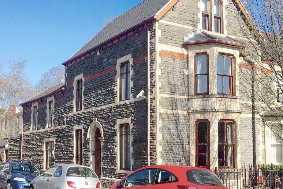City Break Cardiff Large wing of a semi-detached residence | City Break Cardiff, Cardiff