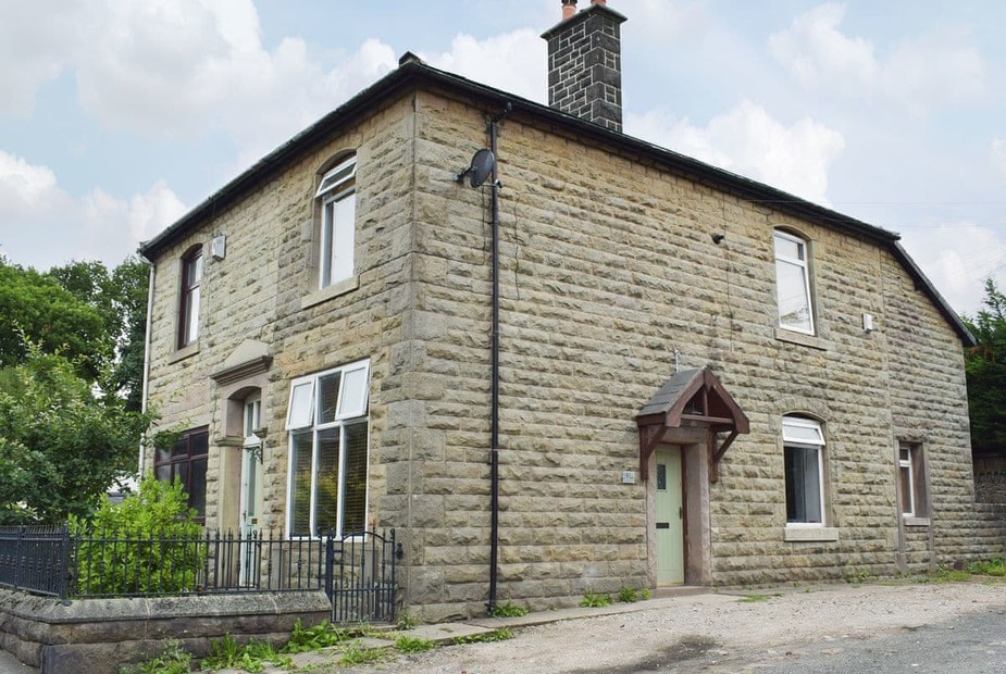 Babylon Cottage End-terrrace holiday property | Babylon Cottage, Anderton, near Chorley