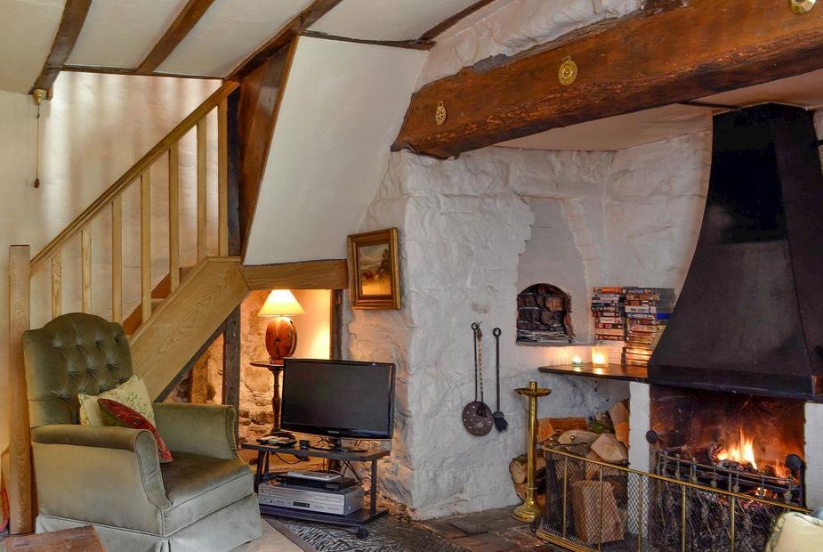 The Cottage Warm and welcoming living room | The Cottage, Llawr-y-Glyn, Caersws