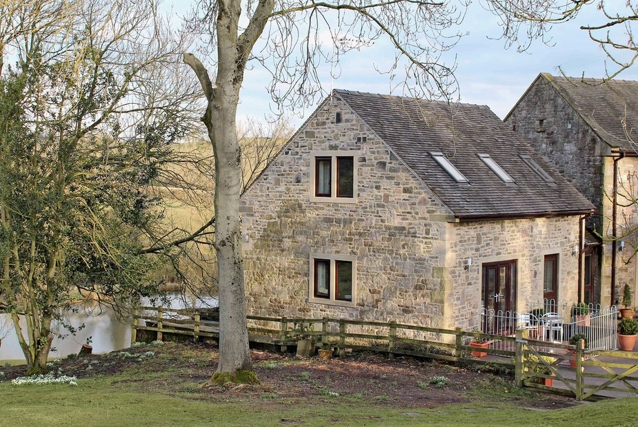 Lakeside - REEM Exterior | Annie’s Meadow - Lakeside, Offcote, nr. Ashbourne