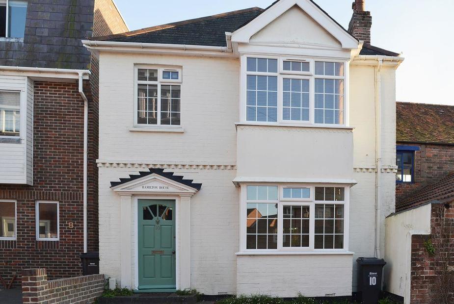 Hamilton House Charming semi-detached townhouse | Hamilton House, Emsworth, near Chichester