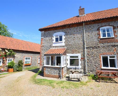Dotty's Cottage Exterior